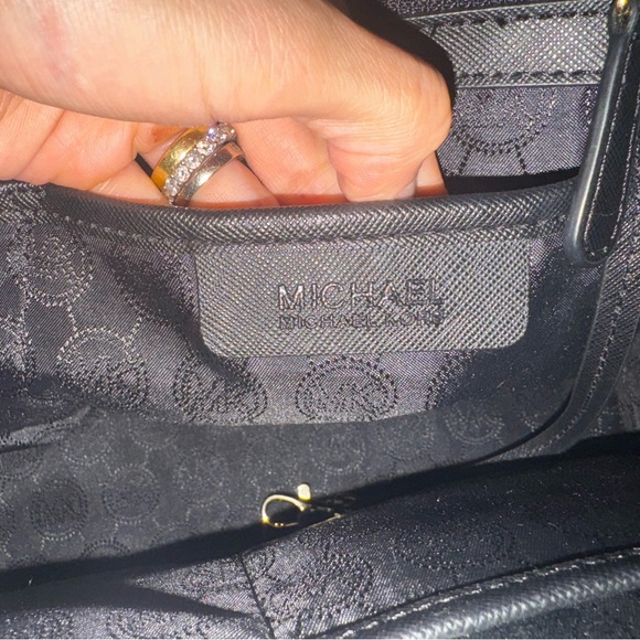 Michael Kors Purse - Picture 6 of 7